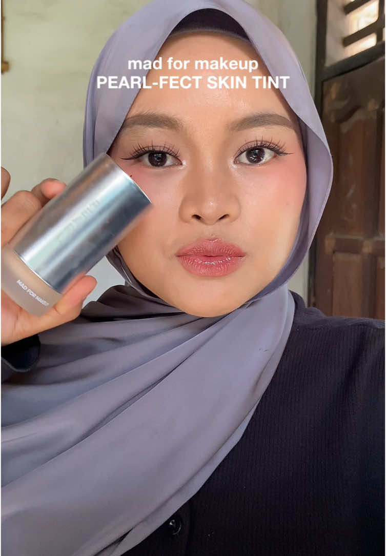 100/100 buat skintint mad for makeup! SUKA BANGET!! 😭😭😭💙 #skintint #madformakeup 