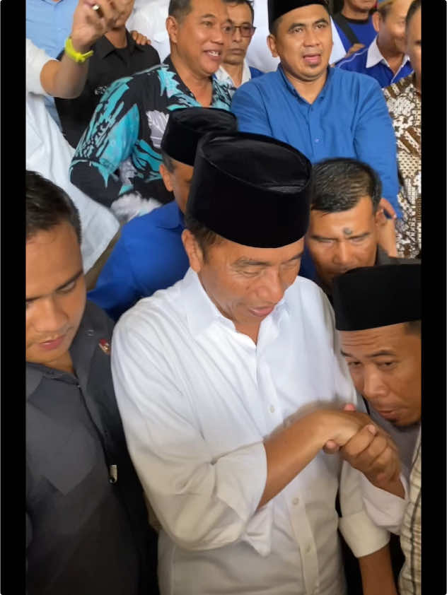 Kehadiran Pak Jokowi bikin sejuk di hati#fyp #jokowi 