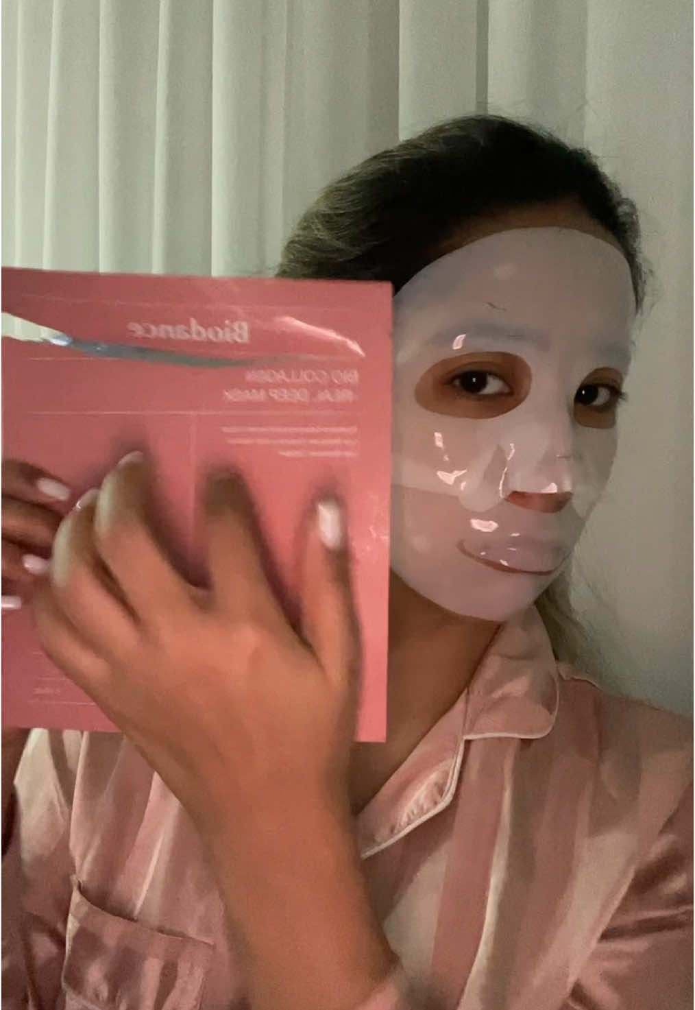 This night, I was trying viral biodance mask. I really like the result, and it really gives good hydration and glowing effects.  I would rate this experience 9/10, only because it’s not as comfortable as I expected. I am sure better to use it during long flight or in the morning before “events”. #biodance #skincare 