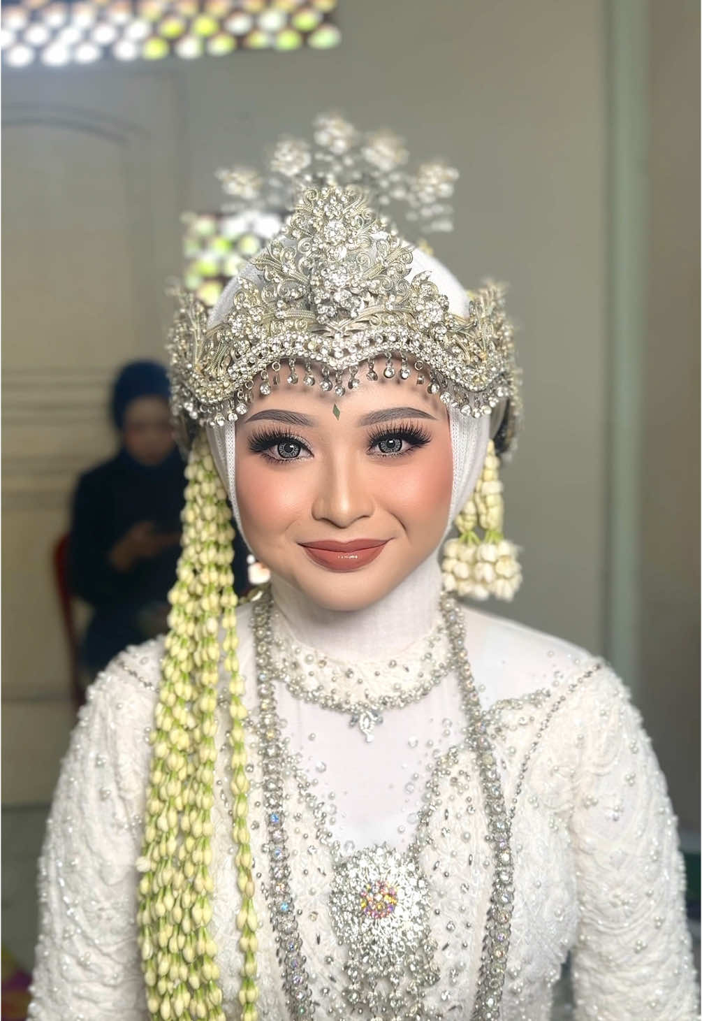 MUA @kana.weddingtasik (owner) Attire @kana.bridetasik    INFO Price List : 📲 +62811-2211-201 🏠 Perum Grand Mutiara Citra Blok D21 Ciakar Cibeureum  ========================================== #akadwithkanawedding #muasumedang #muatasikmalaya  #muabandung #muaciamis #muabanjar #muahitz  #makeupweddingtasikmalaya  #naturalmakeup #kanawedding  #kanaweddingtasik #tasikhits_  #flawlessmakeup  #weddinginspiration2023 #wisuda #makeupwisuda #graduation #wisudatasikmalaya #fyp #fypreelsinstagram 