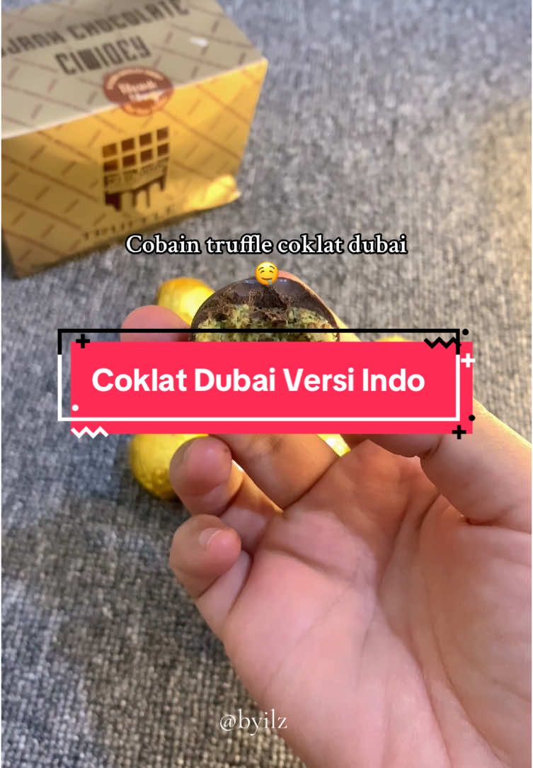 Enak ternyata😭🤤👍🏻 #coklatdubai #coklaxiujank #xiujankchocolate #xiujankchocolateciwidey #coklatdubaixiujank #reviewcoklatxiujank #trufflechocolate #trufflecoklatdubai #coklatdubaitruffle 