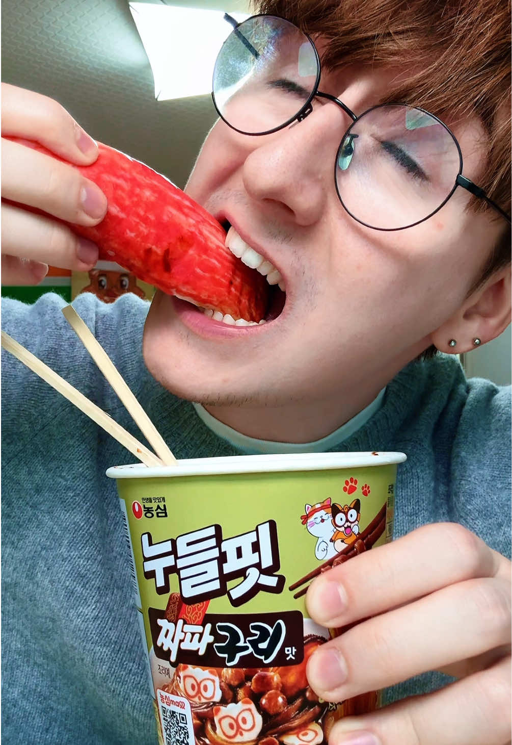 Day 60 of ONLY Eating Food From a Korean Convenience Store! #conveniencestore #asmr #mukbang #koreanfood #korea #buldak #ramen 