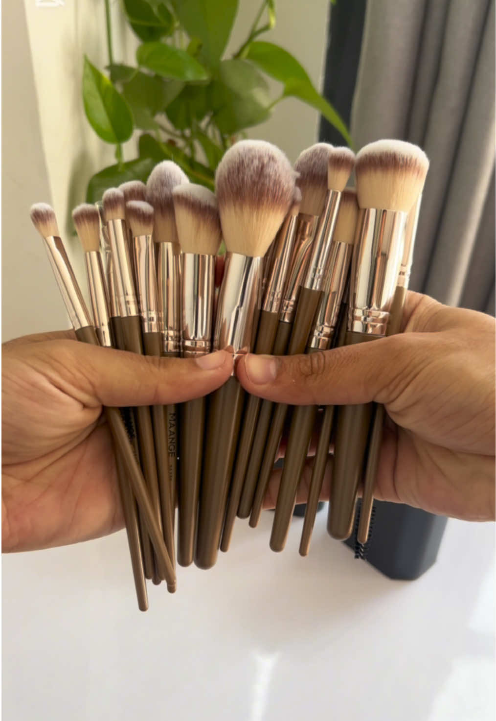 Huge Black Friday Sale ‼️ Maange 18 pcs Brush Set only at Rs.1550 /- DM us on Instagram or WhatsApp 9846976664 or Call us on 014977862  #makeupmania #cosmeticsstorenepal #makeupmaniacosmetics #fyp #affordable #SmallBusiness #viral #makeupartist #makeup #blackfriday #blackfridaysales #blackfridayoffers #blackfridayshopping #sale #makeupbrushset #maange #maangebeauty #maangebrush 