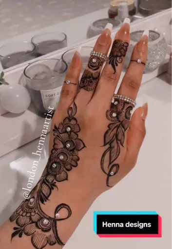 #creatorsearchinsights henna designs #henna #LIVEFest2024 #fyp 