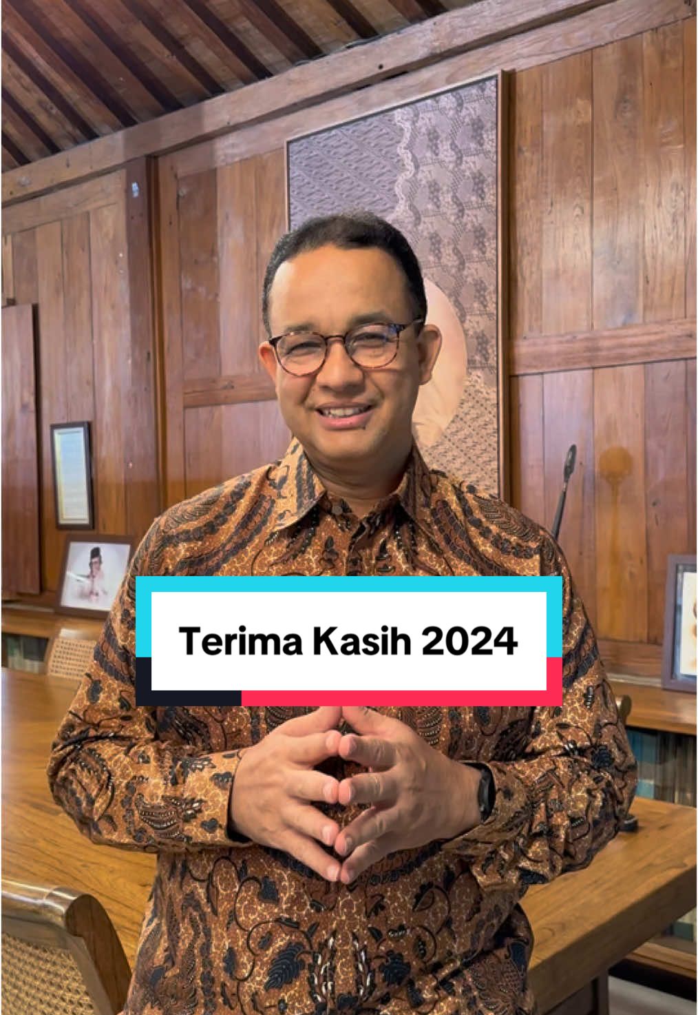 Di tahun 2024 ini, keluarga menjadi tempat bertumbuh, tempat berlindung dari segala rintangan. #Terimakasih2024 atas segala tawa yang tak terhitung jumlahnya hingga air mata kebahagiaan, setiap momen yang kita lalui bersama adalah hadiah yang tak ternilai. Ada keberanian dalam kebersamaan, ada kekuatan dalam setiap momen yang dibagikan, dan kebersamaan dengan keluarga menjadi alunan cerita yang tak terulang. Di tengah setiap liku hidup, keluarga adalah tempat kita kembali.   #Menuju2025, Mari tutup tahun ini dengan rasa syukur yang mendalam serta merayakan kebersamaan dengan orang tersayang, mengenang setiap detiknya yang membawa kita lebih dekat satu sama lain.