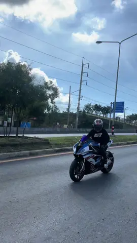 ใครรับไปก่อนเลยครับ ผมจีบแฟนก่อน 😆😍 #จี๊ดจ๊าดสารคาม #bigbikethailand #s1000rr #bmws1000rr 