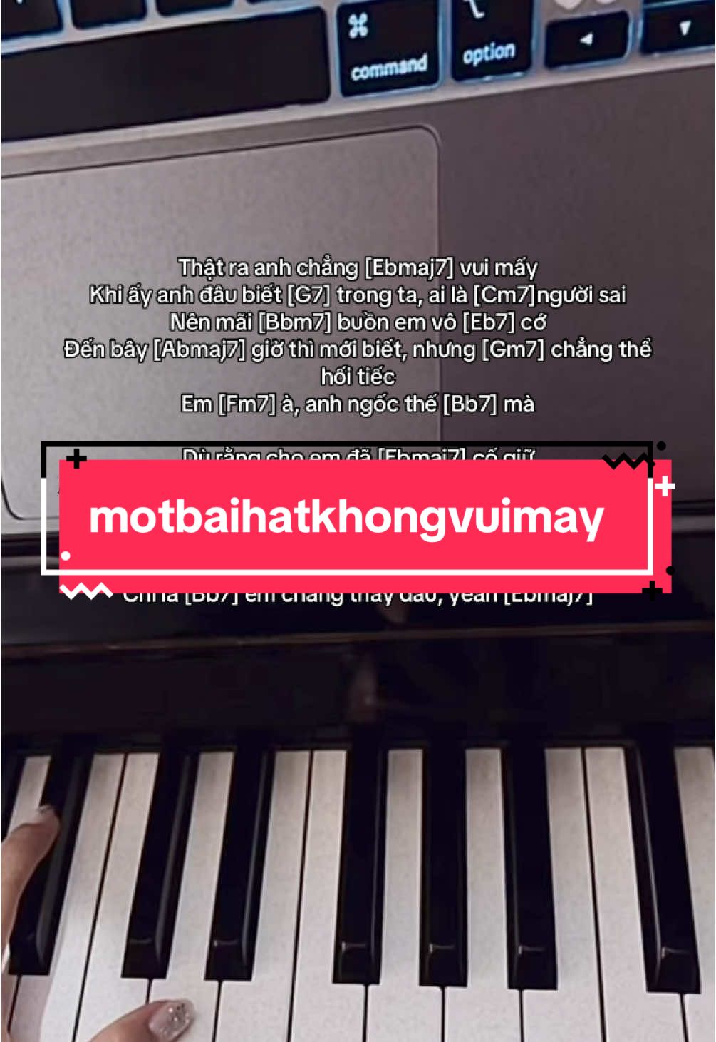 tính đến giờ thì đây là bài thứ 3 của anh @T.R.I mà tôi đã cover 😤😤 ý là nhạc anh hợp gu em lắm anh oiii #motbaihatkhongvuimay #tri #nhangoclinhan #cover