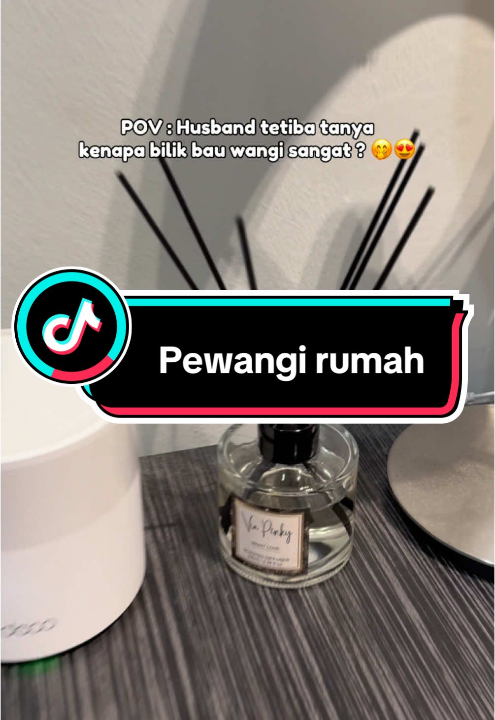 Serius bau wangi tak pening kepala. Tenang je bau pewangi rumah ni🥰 #pewangi #pewangirumah #rumahwangi #homefragrance #diffuser   