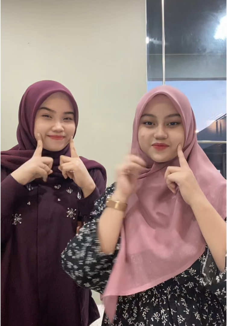 bersama melindaa lagii😋 @Melinda  #TikTokAwardsID #CapCut #soundviral #trendingvideo #viraltiktok #fypage #fypdongggggggg #fypシ゚viral #trendingtiktok #trendingsong #viral_video 