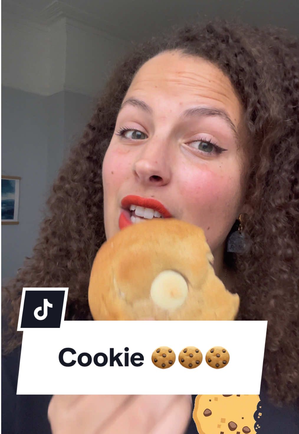 Just an excuse to teach and eat a cookie 🍪🙊 Have you heard of these 3 Cookie phrases before?  What’s the difference between a cookie and a biscuit?  🍪🍪🍪🍪🍪🍪 #benscookies#britishenglish#LearnOnTikTok#learnbritishenglish 