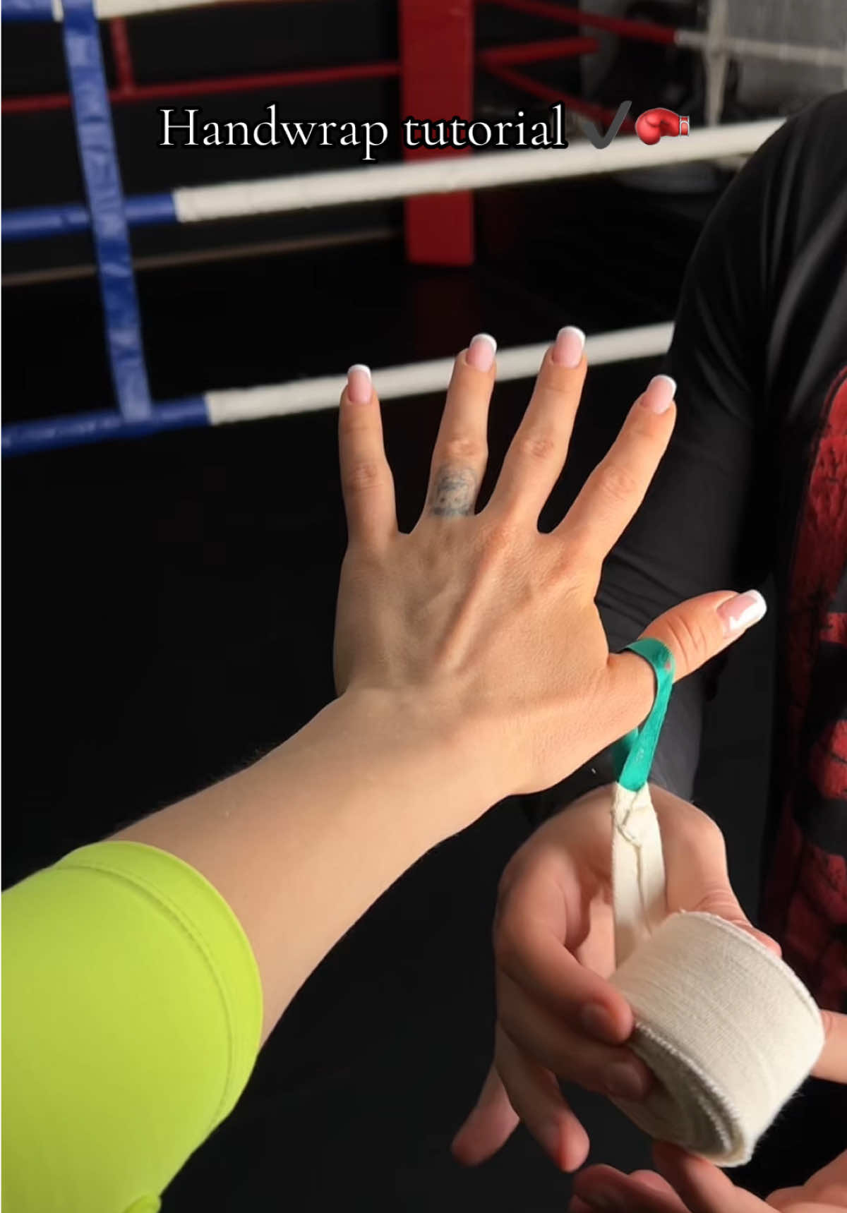 Handwrap tutorial 🙌🏼 #boxingskills #boxingdrills #boxingtechnique #boxingtips #handwraps #handwrap #boxinghandwraps #handwrapboxing #boxeo #boxe #boxingfans #boxinglife #boxingedit #boxingworkout #boxingworld #recommendations #fyp #viralvideotiktok 