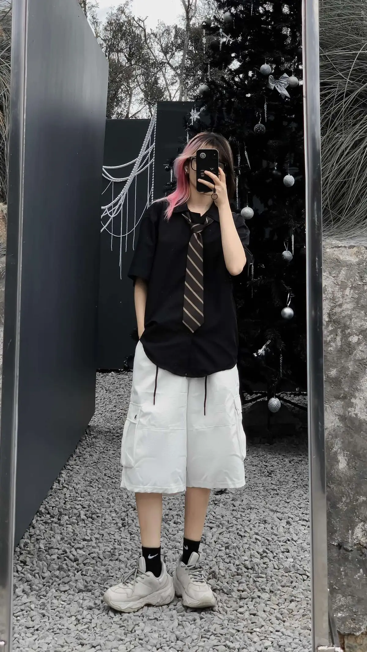 Em nghĩ gì nhiều thế. Cứ bình thường thôi, em 🌧️🖤  #outfit #viral #xuhuong #dqn  