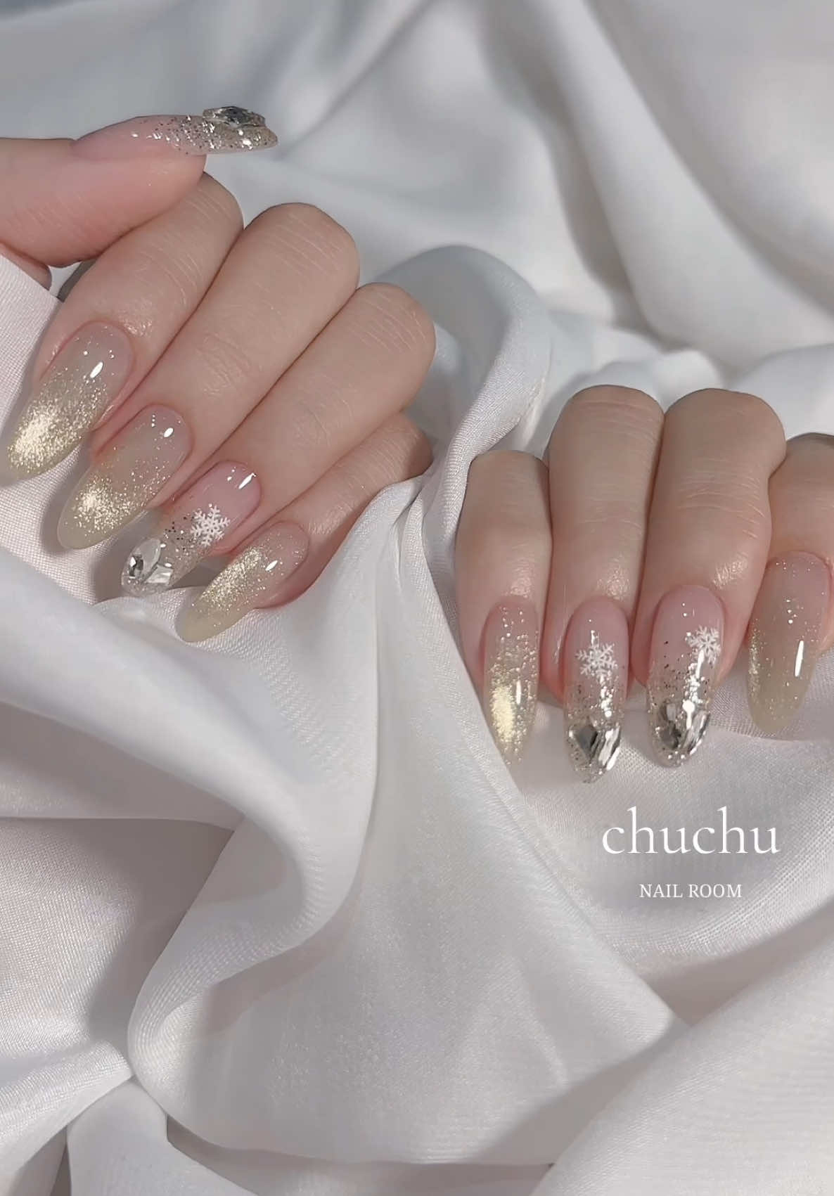 Chài oiii cái mắt mèo champagne ánh kim này nó dịu quá điiiii ✨🫰🏻#chuchunailroom #chuchunails #nailart #xuhuong #viral #LearnOnTikTok 