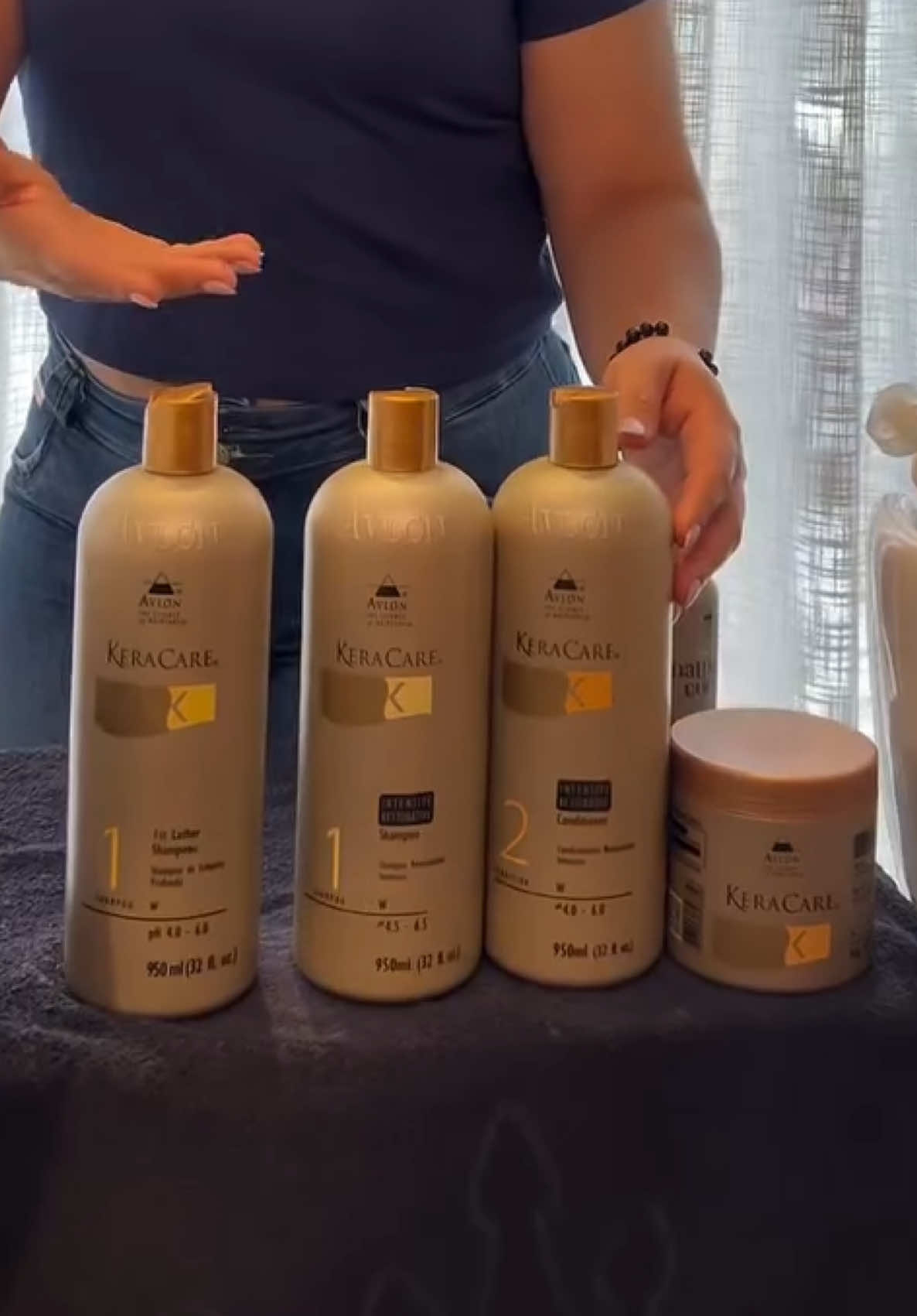 Faça como o @Samuelcarvalho  e experimente cabelos restaurados e 42% mais fortes já na primeira aplicação! ✨ Conheça a linha Intensive Restorative Hidratação Intensiva, o segredo para revitalizar e fortalecer fios danificados por química, calor ou excesso de estilização. Com um blend poderoso de extratos vegetais de frutas, ela transforma seu cabelo desde a raiz! 🛁 Inclui: ✔️ Shampoo Intensive Restorative ✔️ Máscara Restauradora Intensiva ✔️ Silken Seal Light (selador de cutículas) Disponível nas versões profissional e home care para resultados duradouros e fios mais saudáveis. 🌿 💬 Comente “QUERO” e saiba mais agora! #cabelosfortes #hidratacaointensiva #restauraçãocapilar #haircare #tratamentocapilar #rotinacapilar #cabeleleiro #fy #fyp #foryou #viral #cachos #crespos #curlyhair #fortalecimentocapilar 