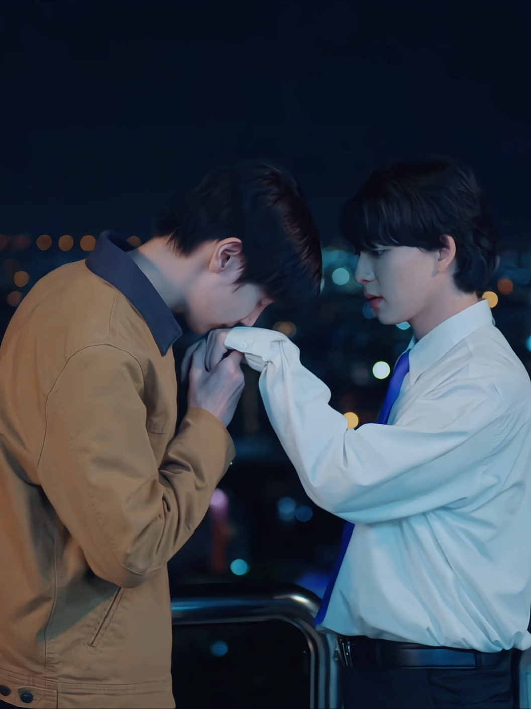 SCENE RESMI PACARAN WOY😭😭👊🤸🤸🤸 Johan : He said yes! North : A million time yes! BESOK KAMIS LAGI BISA NGGAK???#bassuradet #maxkybas #foureveryouep11 #johannorth #foureveryouproject #maxky_rp 