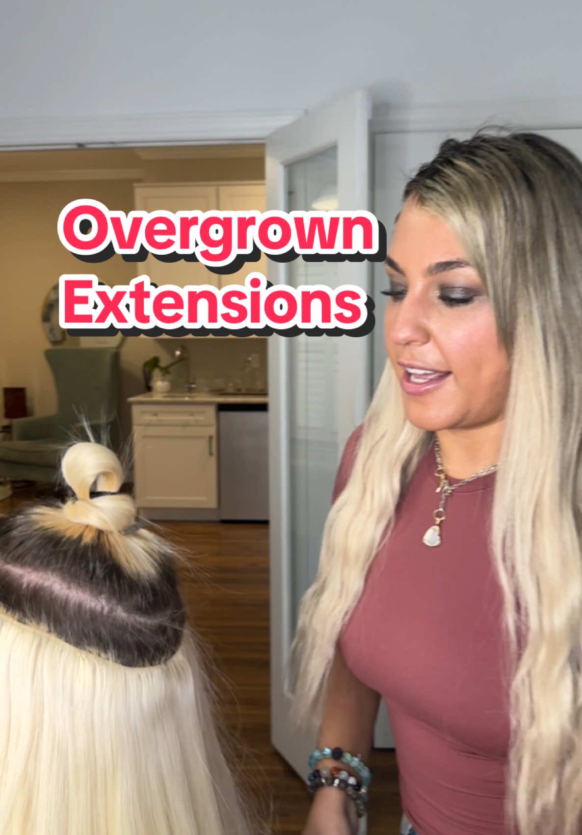 Don’t sleep on this method! If you’re doing hair extensions, you need to rethink everything! The Swan method is 360 seamless and is done in one fluid motion 🦢 if you have questions ask me 💕💕💕  #swanmethod #hairstylist #handtiedextensions #hair #demattinghair #haireducation #hairextentions  #creatorsearchinsights 