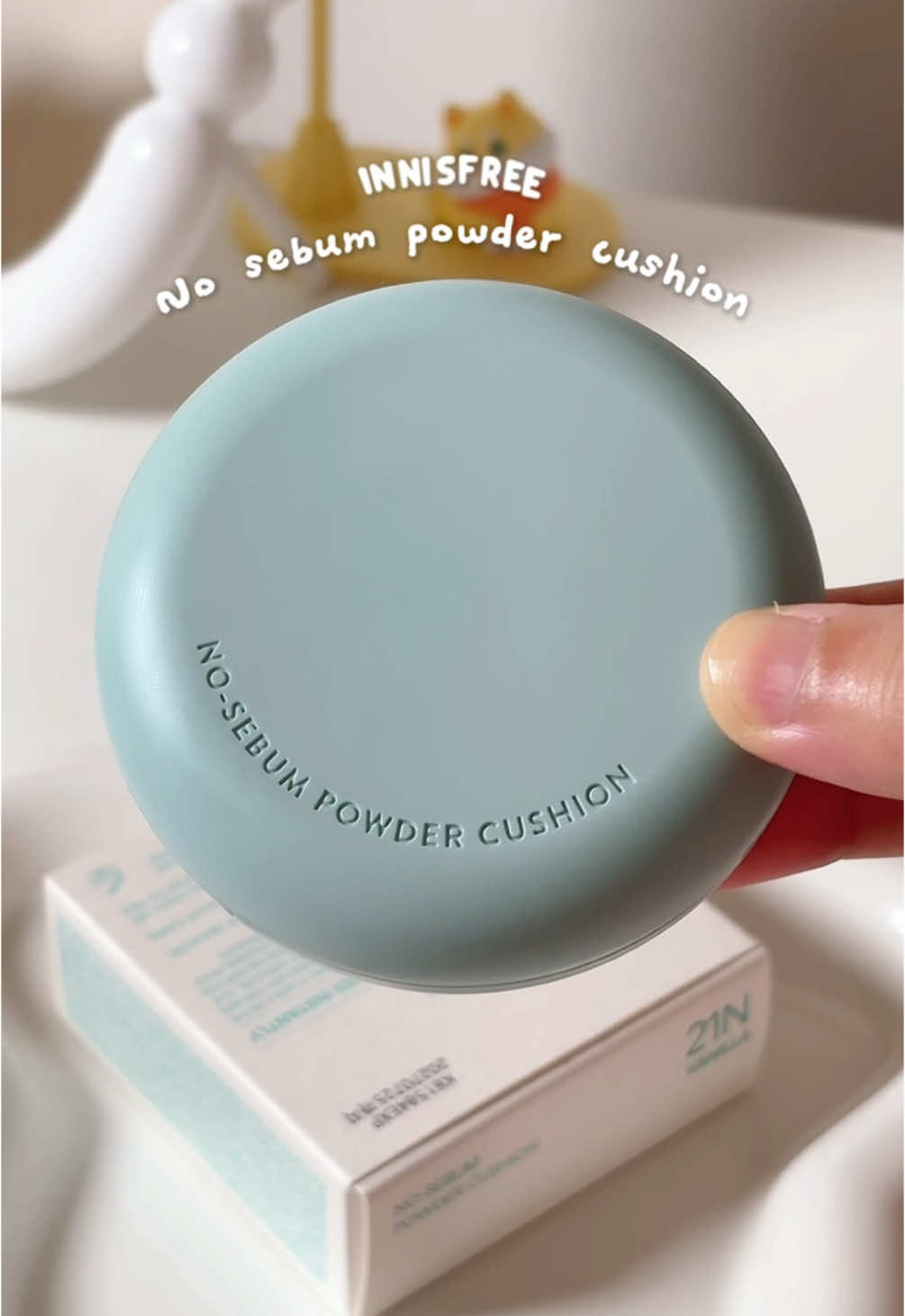 Perfect cushion for oily skin girls, or anyone yang suka matte makeup look! @innisfree Malaysia #innisfreenosebumcushion #innisfreecushion #cushionfoundation #foundation #innisfreenosebum #mattemakeup #oilyskinfoundation 