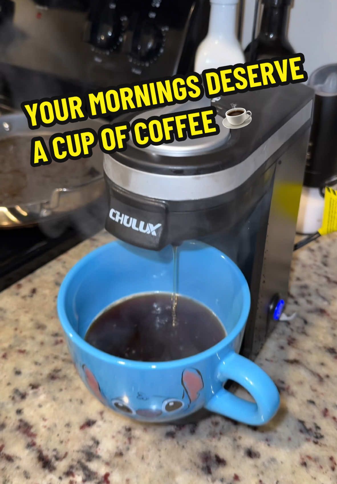 Making coffee has never been any easier #coffee #coffeetok #coffeemaker #chulux #morning #freshcoffee #cupofcoffee 