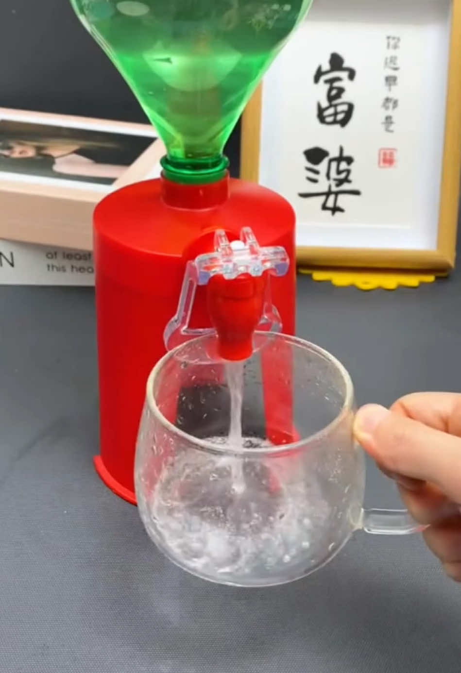 Easy to get beverages from bottle😏#gadgets #coolstuff #homegadgets #coolgadgets #gadgetstuff #favoritefinds #creative #tiktokmademebuyit #fyp 