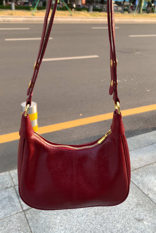 My most favorite bag EVER!!! 🫶🏻🌶️  #leatherbag #leatherpurse #purse #bag #handbag #handbags #shoulderbag #whatsinmybag #whatsinmypurse #cute #toocute #fashion #viral #bagessentials #bagcollection #bags #red #zipperbag #christmas #TikTokShop #giftideas #fall #gift #tiktokshopfinds #winterfashion #christmas2024 #paidpartnership #shopping #giftsforher #treatyourself #tiktokshopcybermonday #tiktokshopholidayhaul #spotlightfinds #newyearnewaura #fashionlook 