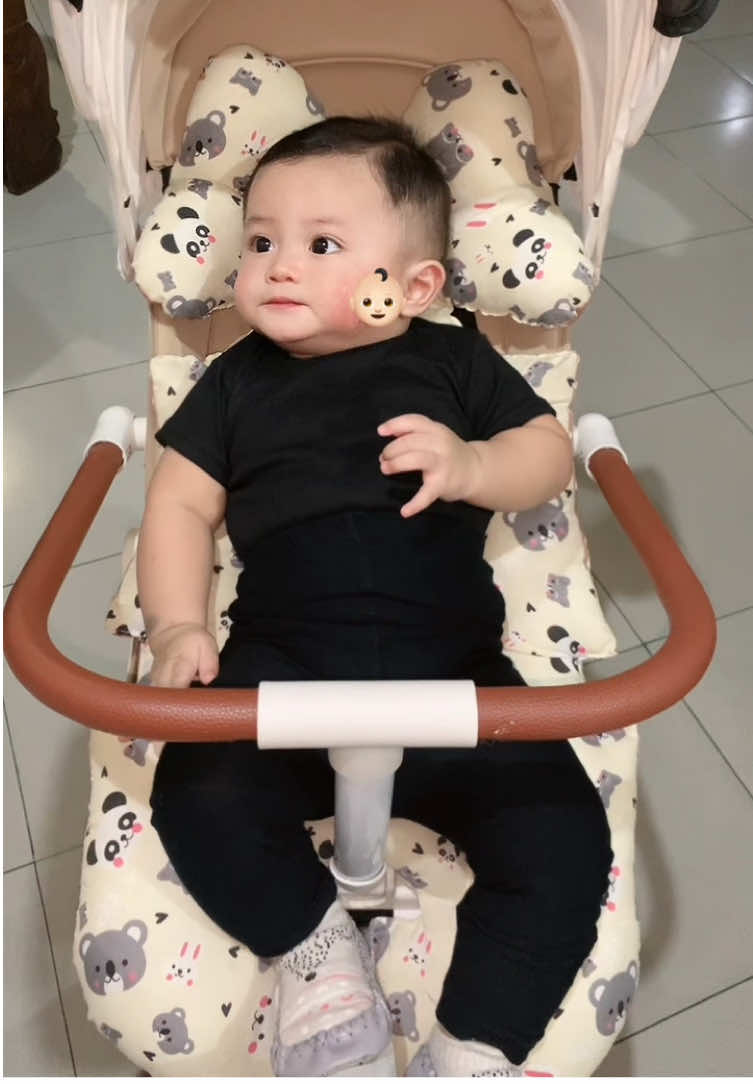 Aloooo aunty uncle🥰😋🫶🏻 #masyaallahtabarakkallah #allahummashollialasayyidinamuhammad #allahummabarik #babytiktok #babycute #babyboy #babycool #babyviral #babygemes #babygemoy #masukberanda #bismillahfyp #aunty #uncle #online #viralvideo 