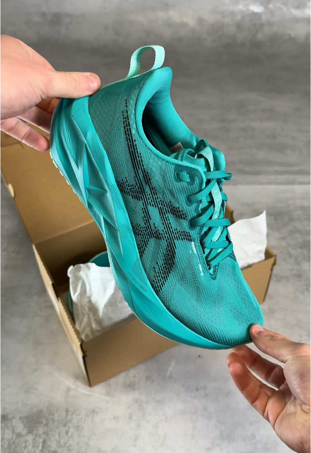 Unboxing the new ASICS Novablast 5! 🔥 An FF BLAST MAX midsole creates a softer and more engergised feeling underfoot, perfect for all your daily training needs 🫡 Available now from Pro:Direct Running