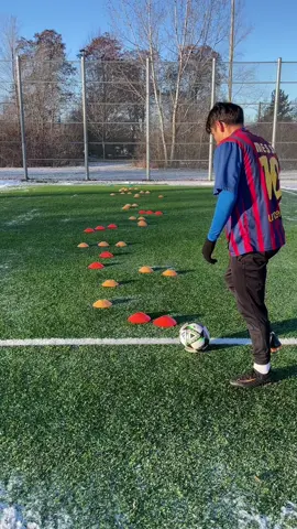 The BEST drill🔥to improve dribbling #football #skills #skill #footwork #technique #soccerskills #Soccer #footballskills 