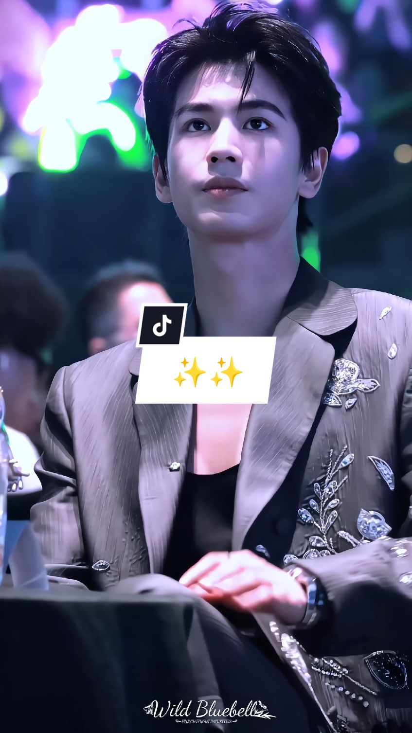 dia sangat INDAH ✨🥹🫶 cr. video: Wildbluebell on weibo [ 07.12.24 • Zhang Linghe at iQIYI Scream Night 2024 ]  #zhanglinghe #张凌赫 #zhanglinghe张凌赫 #iqiyiscreamnight2024 