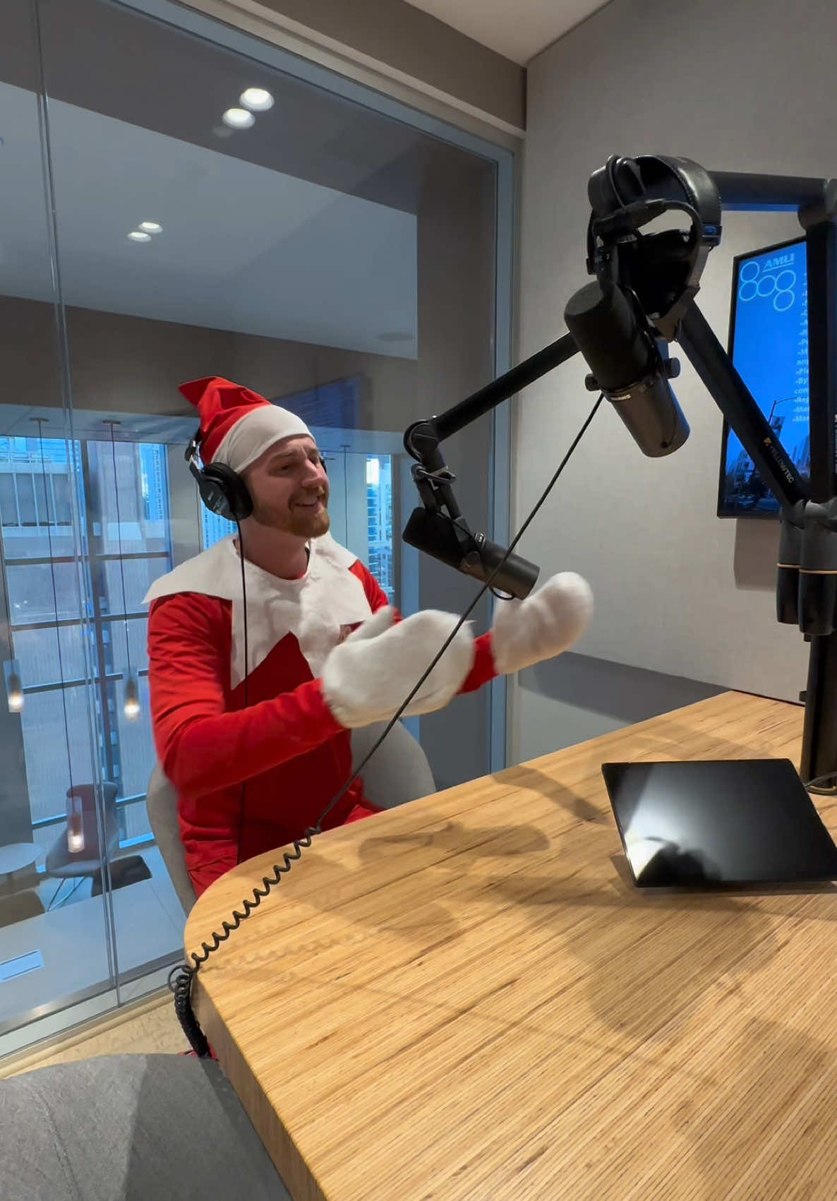 Curtis on the Counter podcast? 🤔🎄Had so much fun at Amli808 creating mischief all throughout their wonderful amenities!  Big shout-out to Paul for tagging along and coming up with great ideas!  #amli #amli808 #chicagoapartments #elfontheshelf #holidays #chicago #apartmenttherapy #apartmentlocator #holidayseason #merrychristmas