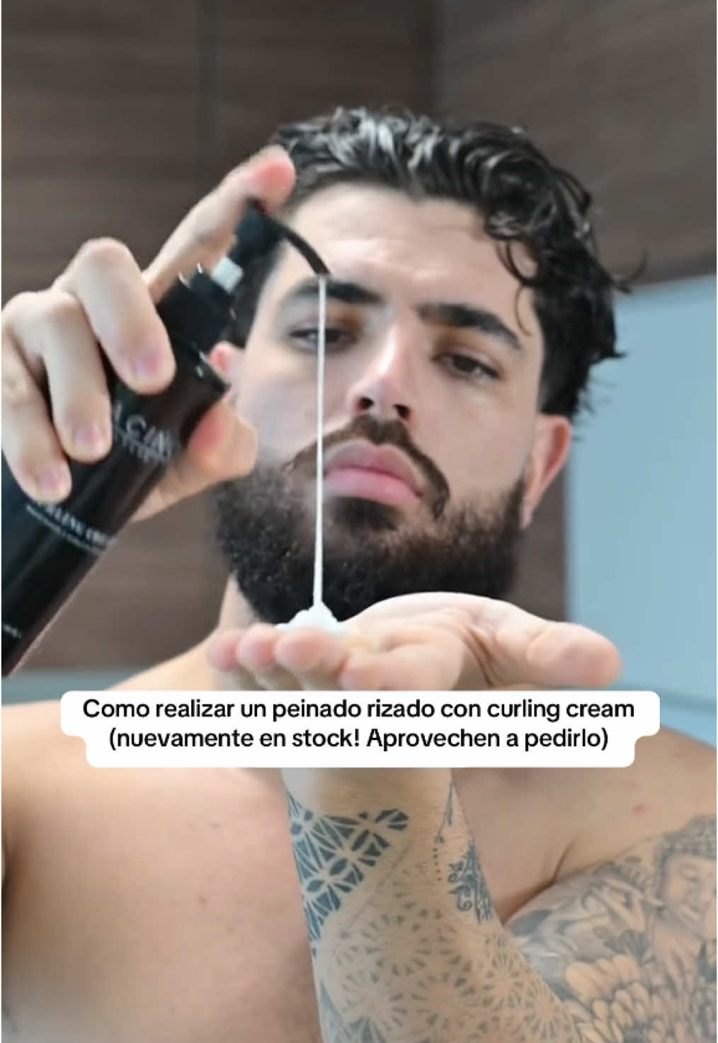 Como realizar un peinado rizado con curling cream (nuevamente en stock! Aprovechen a pedirlo) #curlyhairroutine #curlyhairtutorial #curlyhairstyles #rizos #rizosdefinidos #menshair 