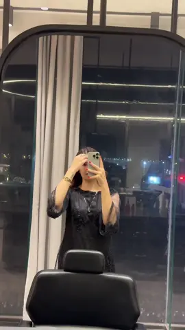 Who is she🫣#🖤 #foryou #foryoupage #foryoupage #pakistan #wedding #wintervibes 