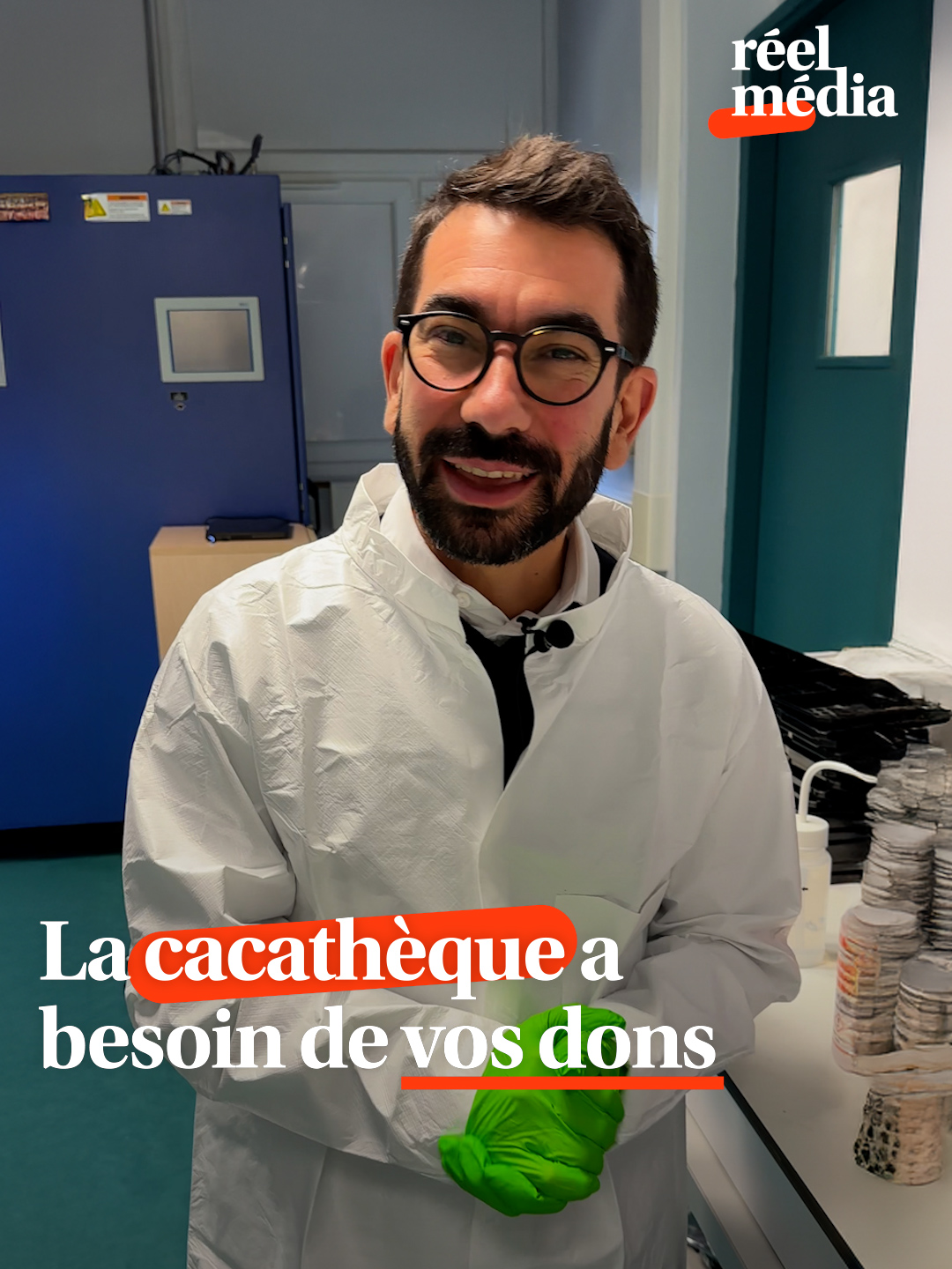 Et si votre caca faisait avancer la science ? L’INRAE lance un appel aux dons pour étudier le microbiote et son lien avec les maladies. Patrick Veiga, directeur de recherche, explique l’importance de ces échantillons pour développer de nouveaux traitements. Déjà 16 000 dons reçus, mais les chercheurs ont besoin de davantage de jeunes participants. Pour contribuer de manière anonyme, rendez-vous sur lefrenchgut.fr.