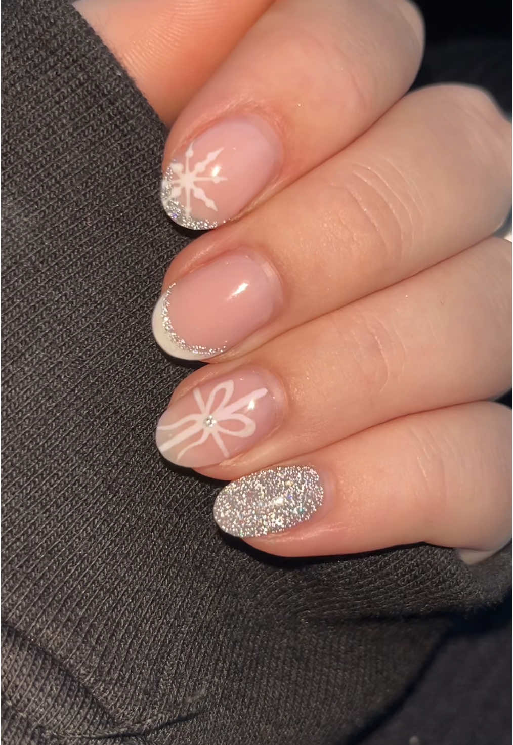 prettiest reflective nails🤍 #christmasnails #nailart #biabnails #silvernails 