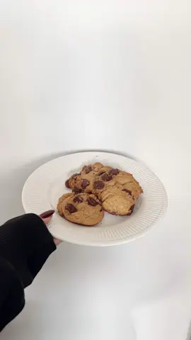 Plant based chocolate chip cookies 🍪 recipe in my LTK🔗 @Ghirardelli Chocolate Company @chimeable #partner #asmr #asmrsounds #asmrbaking #asmrcooking #asmrvideo #cookierecipe #plantbasedbaking #chocolatechipcookies #veganchocolatechipcookies  #cookiesoftiktok #ghirardelli #dairyfreebaking #fy #fyp #christmascookies #holidaycookies #vegancookies #christmascookies #easyveganrecipese #easybakingrecipes 
