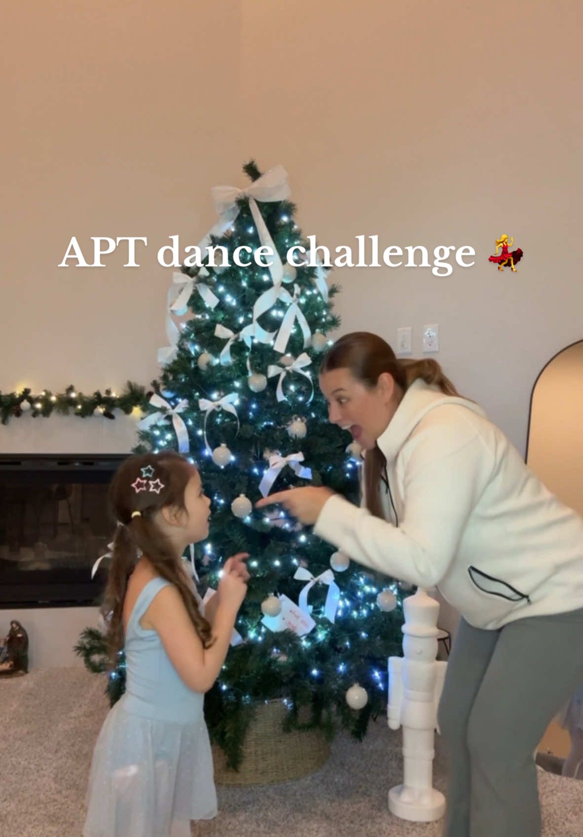 Amo bailar contigo😍 #apttrend #aptdancechallange #trend #momdance #toddlermom 