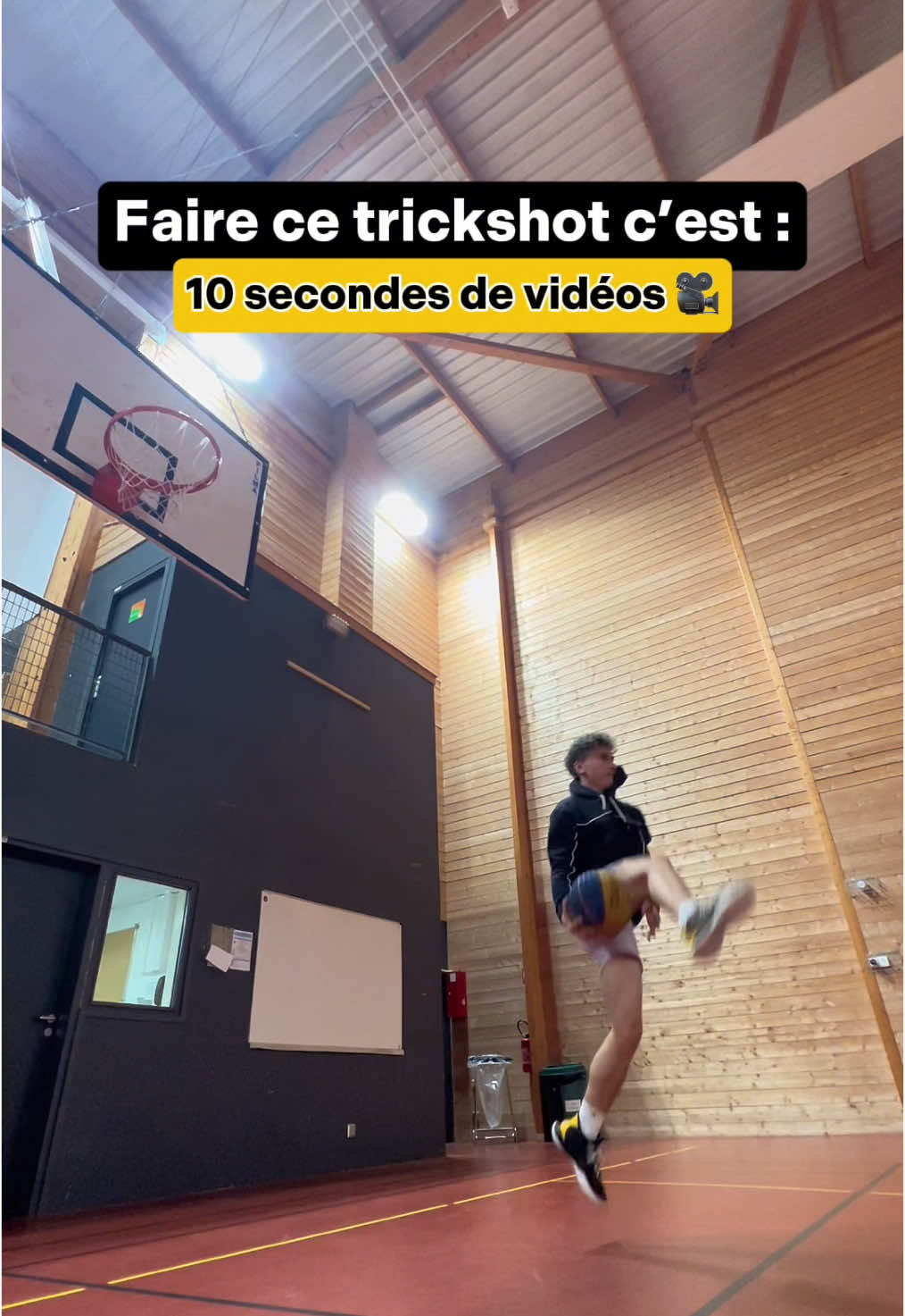 Notez ce trickshot /10 les gars ! 🔥  #trickshot #basketball #tricks 