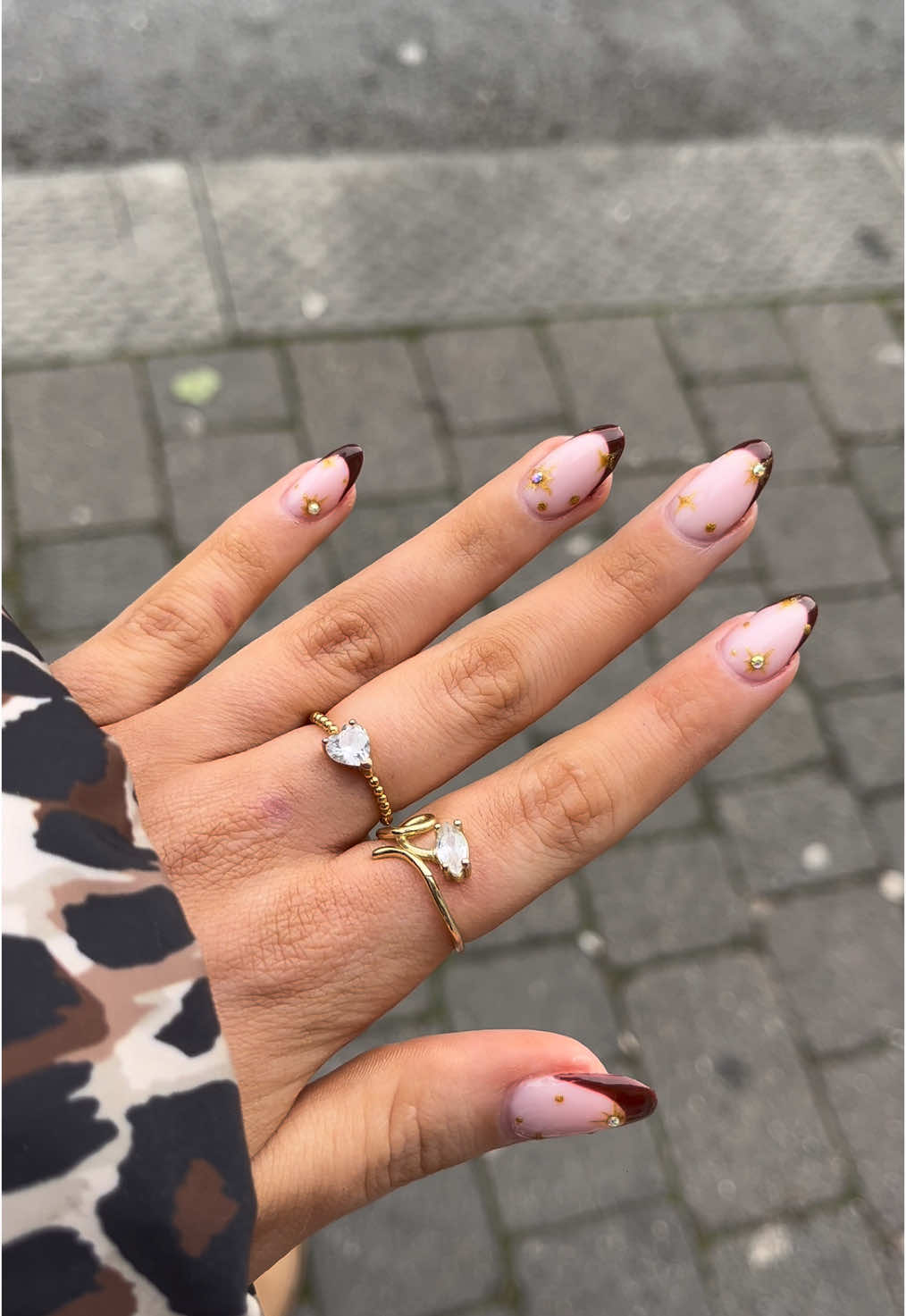 Close up video at the end 💅🏻🐻🙈✨ the dreamiest set i’ve ever gotten ✨ #nails #nailart #nailinspo #brownnails #goldnails #fyp #trendy #confidence #newnails 