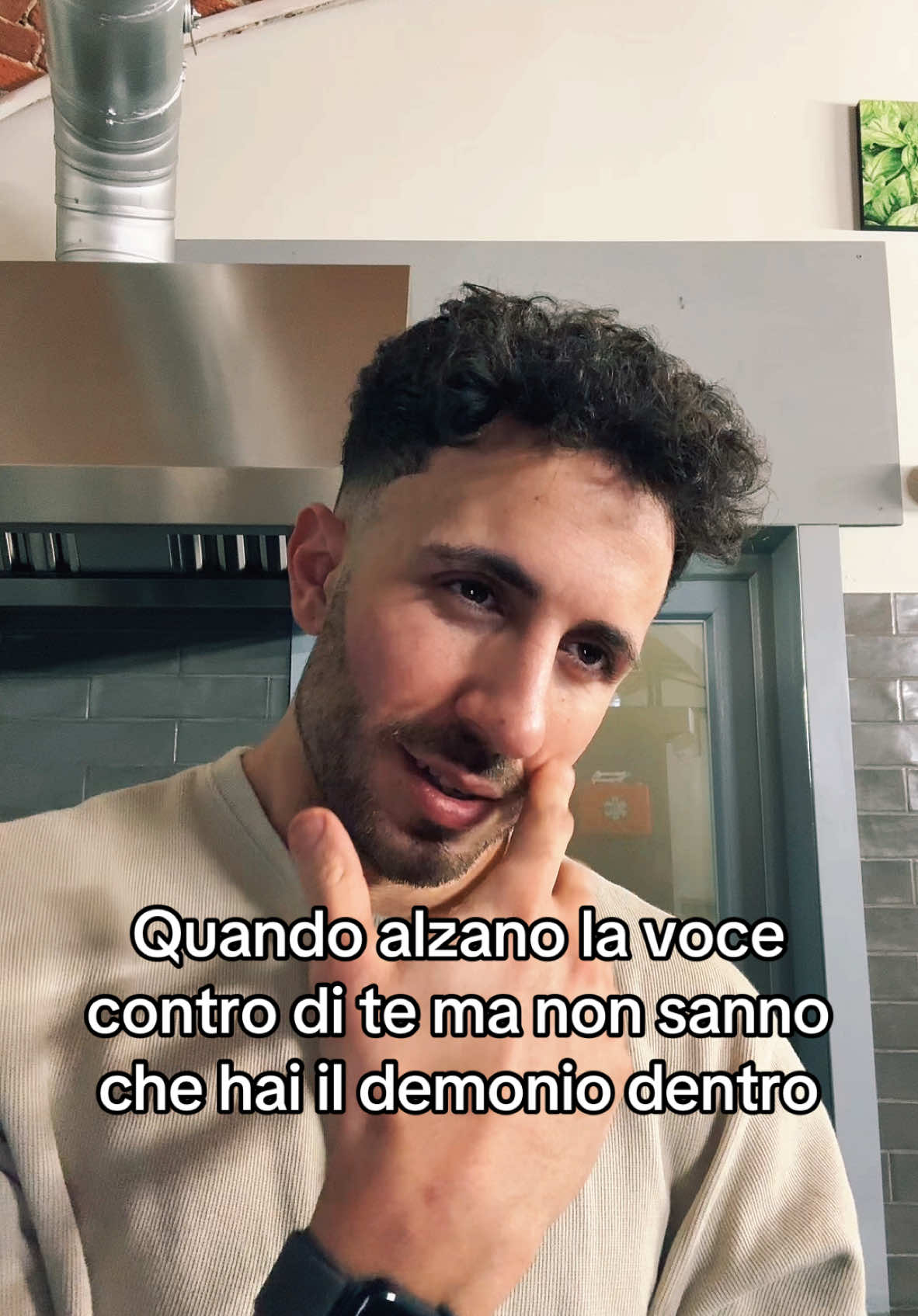 Questione di attimi..👿 Ig: lucacannoni 📲 #fyp #neiperteee #viralditiktok #viralvideos 