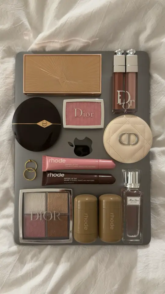 #fyp #foryoupage #dior #rhode #charlotetilbury #macbook 