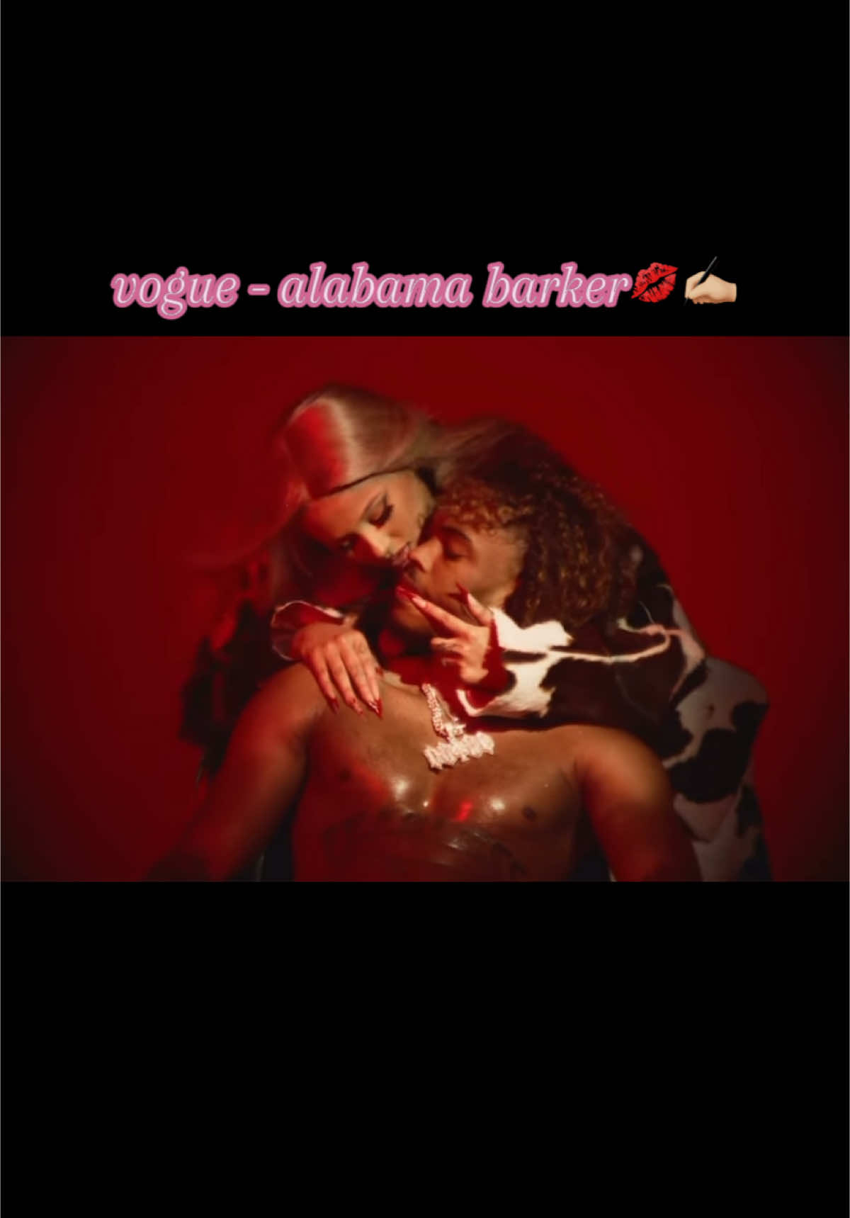 love that she had her family in the video too🥰🥰 #alabamabarker #kourtneykardashian #dgord #voguechallenge #travisbarker #landonbarker @Alabama barker 