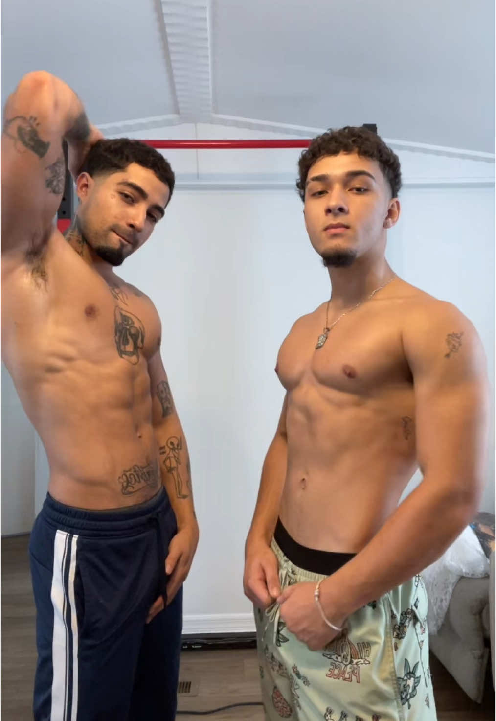 •Would you put yourself between us?👀🔥• • • • #fyp #viral #contentcreator #latino #puertorico #Fitness 