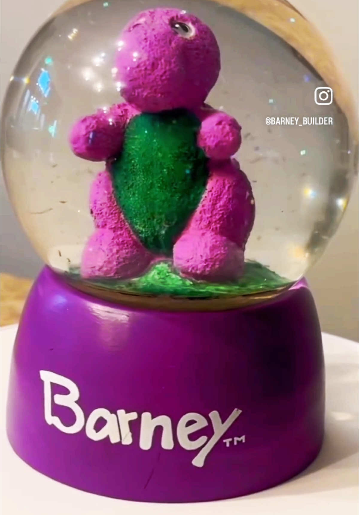 Restoring a Barney snowglobe from 1991! #barneythedinosaur #barney #vintage #reatoration #DIY #toys #vintagetoy #barneyandfriends #90s #90saesthetic 