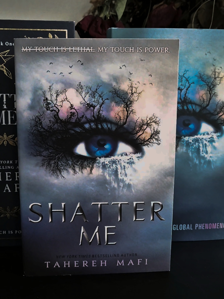 A new book for my Shatter Me collection 😌🫶🏻  #fypage #foryoupage #fypage #shatterme #shattermeseries #taherehmafi #aaronwarner #julietteferrars #BookTok 