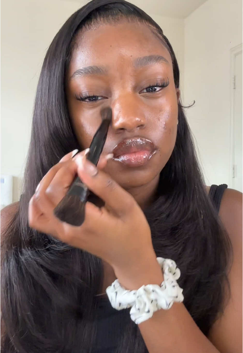 For the days when you feel lazy <3 #makeuptutorial #darkskinmakeup #wintermakeup 