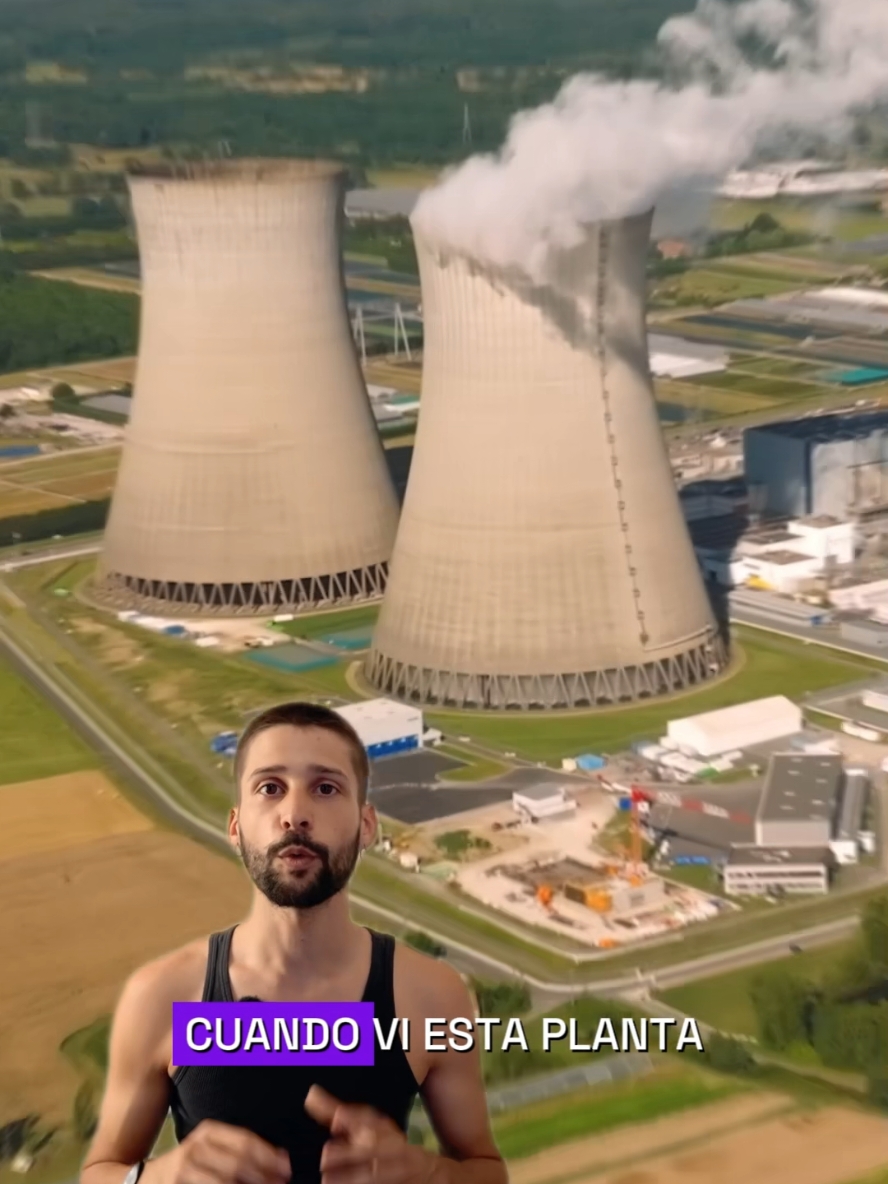 El uranio no es el único insumo fundamental para producir energía en la mayoría de las centrales nucleares del mundo. El agua es fundamental y te lo explica @Cruz Ruax  #energianuclear #SabiasQue  #uranio