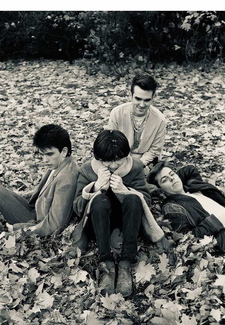 explodes ?????? #morrissey #thesmiths #johnnymarr #mikejoyce #andyrourke #music #80s #theperksofbeingawallflower #500daysofsummer #fyp 