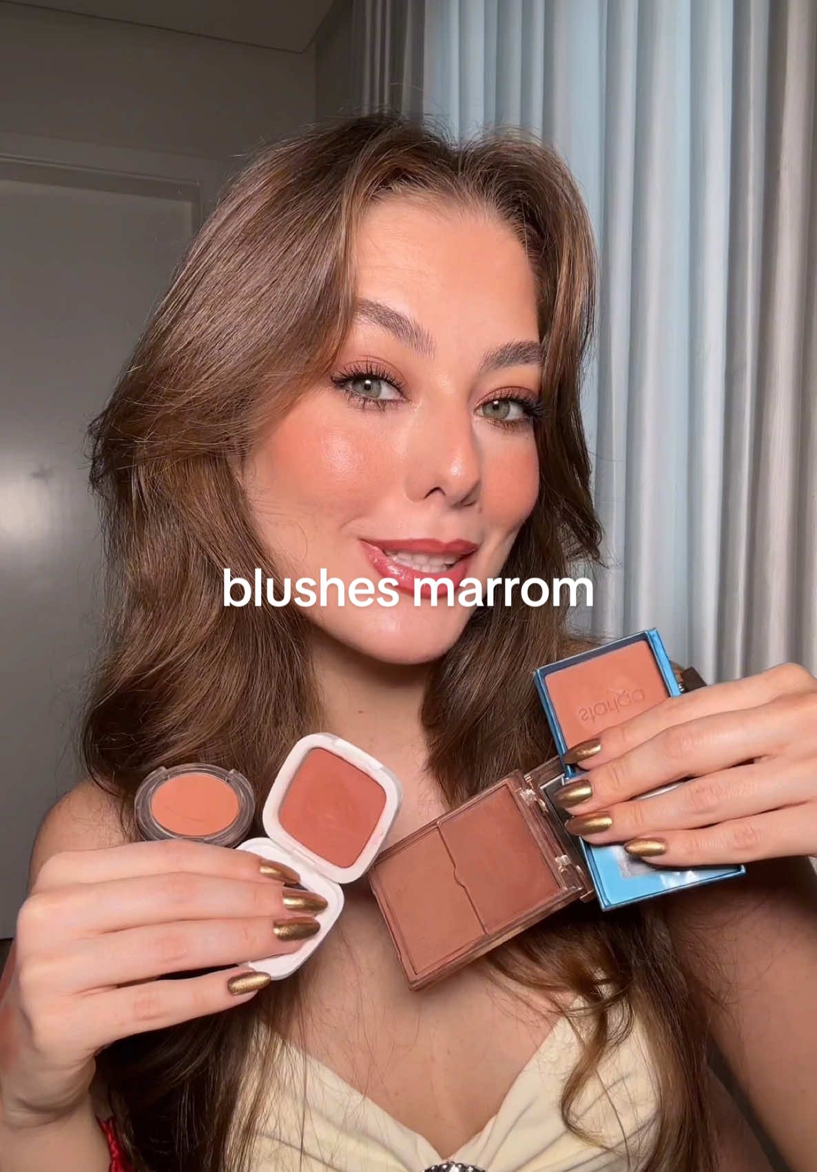 Blushes marrom: -she’s so LA @Patrick Ta Beauty - starla @Benefit Cosmetics BR - sunkissed @Nudestix - marrom @oboticario  - sol de verão @NSDB! Beauty  - blush n°21 @inglot_brasil  #maquiagem #tiktokbeleza #maquiagemtiktok #blush #blushmarrom @Sephora Brasil 