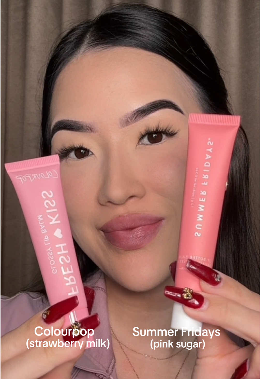 Who remembers lip smackers?? This pink @ColourPop Cosmetics smells exactly like it!! Sooo nostalgic🍓🥛 #colourpopcosmetics #colourpopfreshkiss #freshkisslipbalm #lipbalm #glossylips #summerfridayslipbalm #summerfridayspinksugar #liptutorial #makeupcomparison 