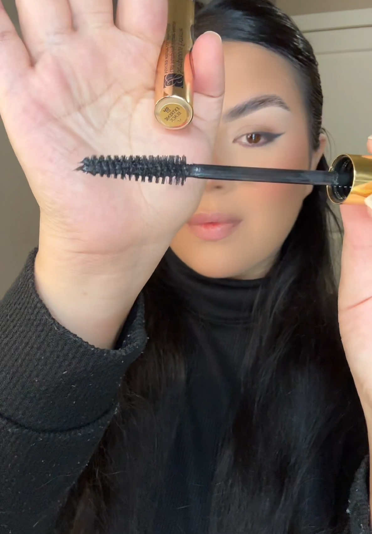 #gifted_by_esteelauder surprise eye bundle 😍 so creamy and the mascara is very dark and make my eyes look more open ✨ @Estée Lauder  #esteewishlist #esteelauder #esteepartner #makeupreview #makeuptok #latinacontentcreator #fypシ゚viral #Eyeliner #mascarareview #paratii 