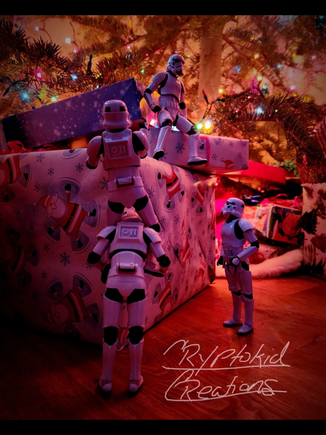 #alf #catwoman #stormtrooper #b1battledroids #battledroid #rogerroger #sixandmono #monoandsix #six #mono #littlenightmares #toyphotography #toyphoto #toypics #toyedit #autisticartist #autismspectrum #autismawareness #christmas #christmastree  #christmaspresents #hasbropulse #neca #mcfarlanetoys 